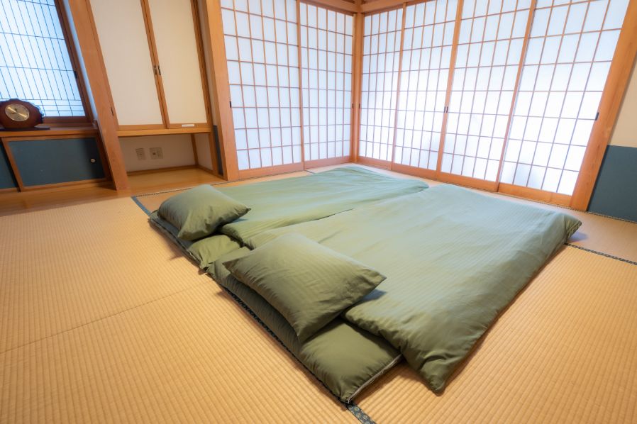 客室「雪」のこたつ